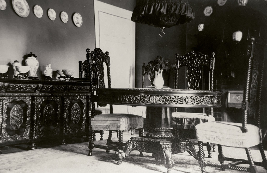 Photo taken in the 1920’s, the diningroom in the  Strömwall’s home in Shanghai.