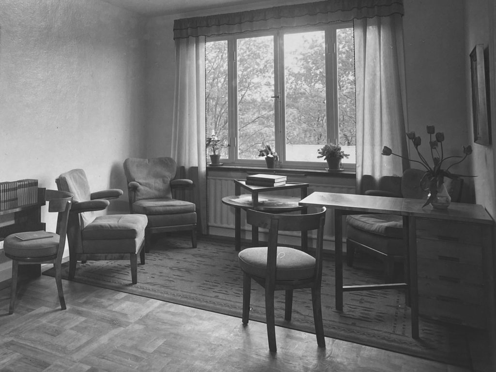Stockholmsutställningen 1930, Hall 35, Hyresgästernas Sparkasse- & Byggnadsförening (HSB), Lägenhet 4: Vardagsrum.