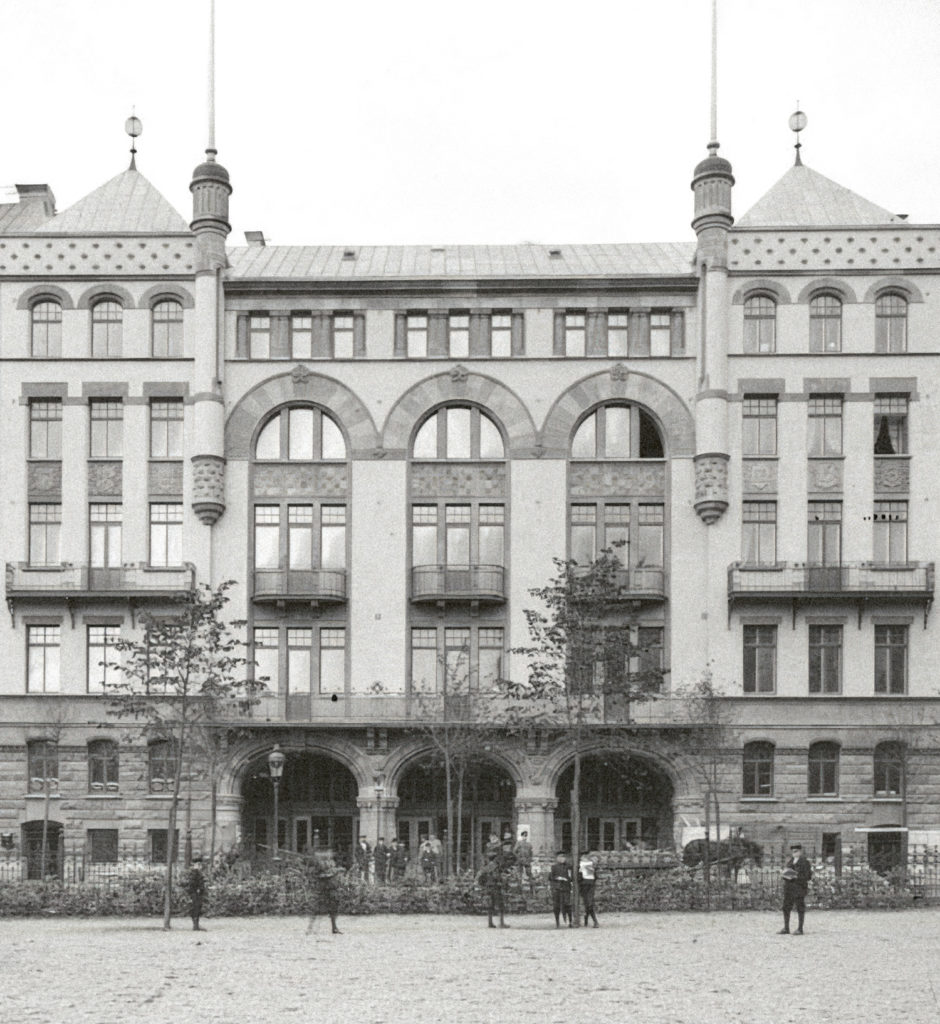 Folkets hus, Barnhusgatan 14 i Stockholm. Okänd fotograf, 1902 (Stockholms stadsmuseum).
