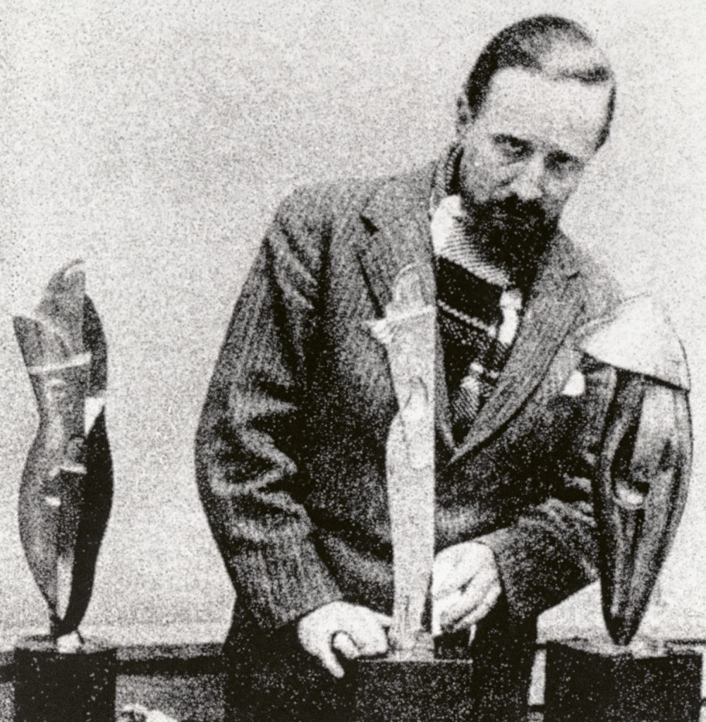 Christian Berg, 1930, ”Parkskulptur I” till höger i bild.
